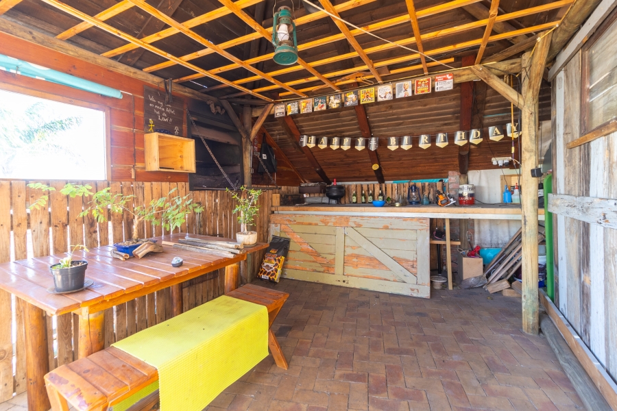 5 Bedroom Property for Sale in Avondale Western Cape